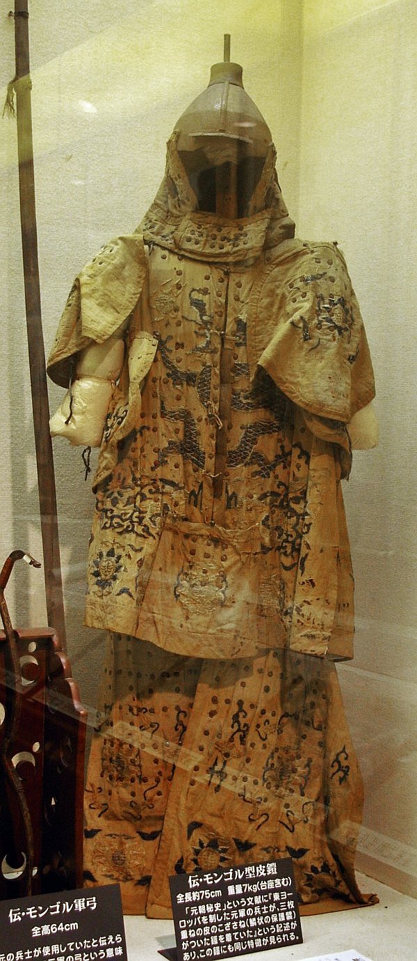 Mongol harcos sisakja és ruházata a Japán inváziójának idején